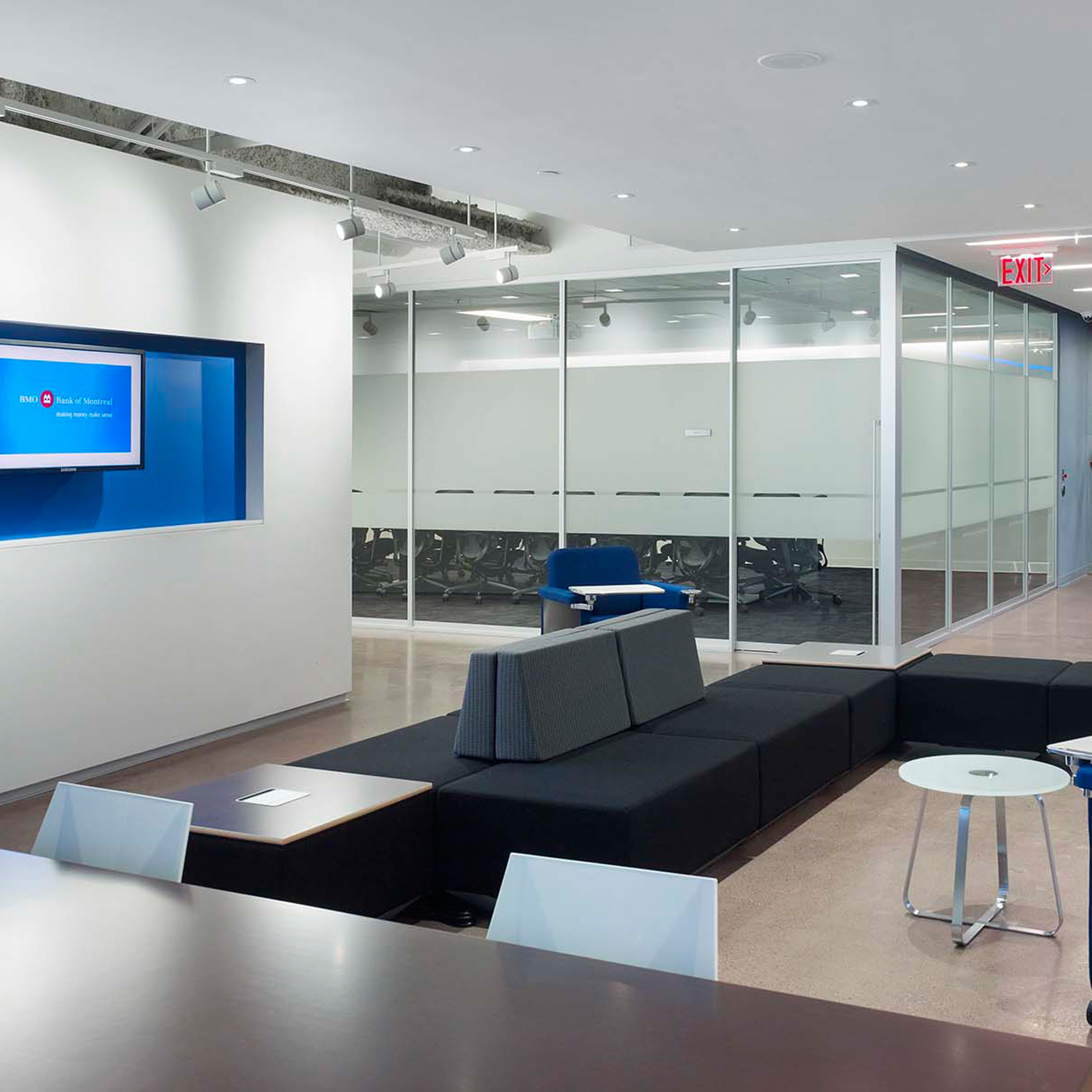 Bank_of_Montreal_yonge_st_5